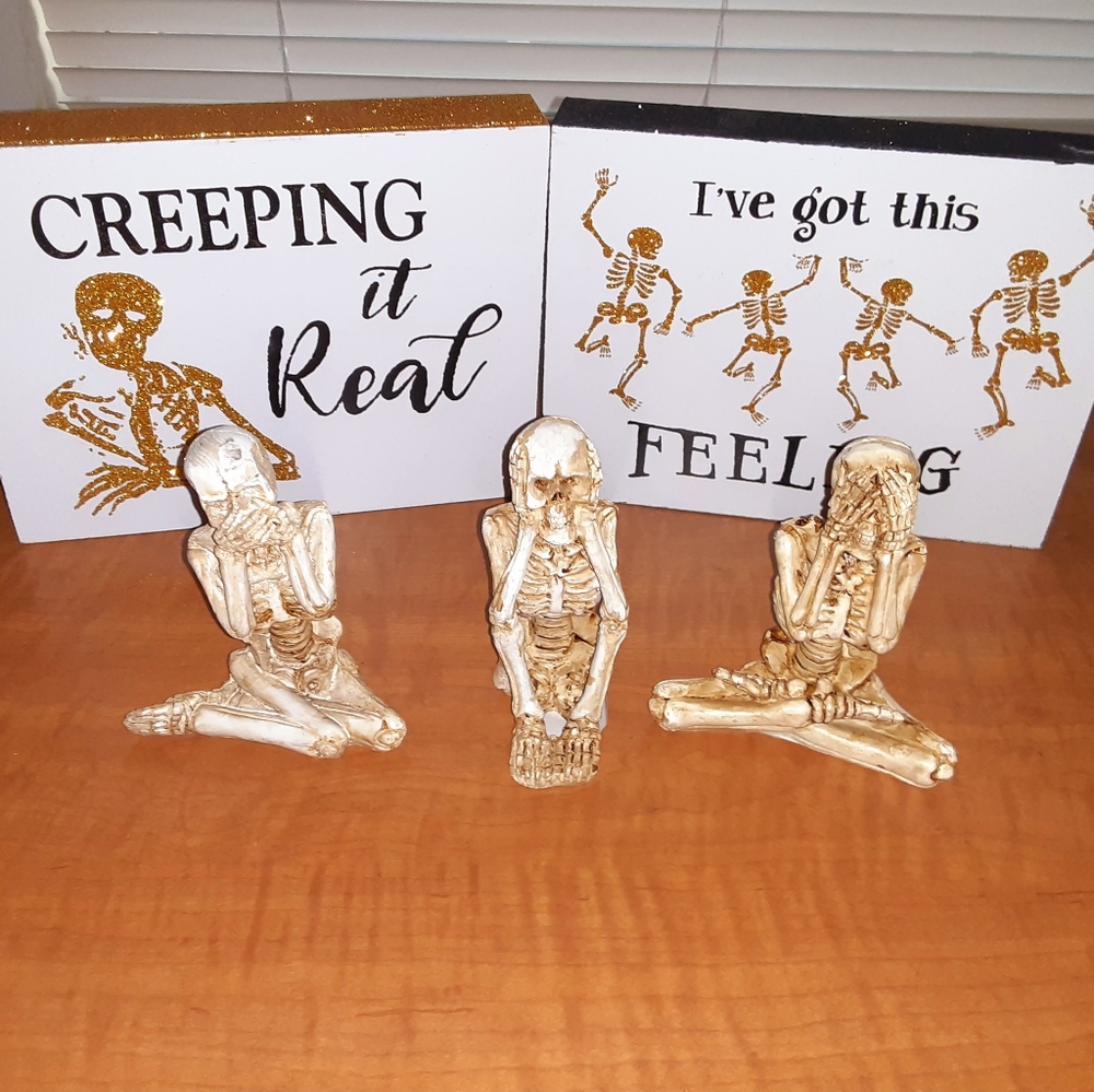 Halloween Decor Glittered Sign Art & Skeleton Figurine Bundle